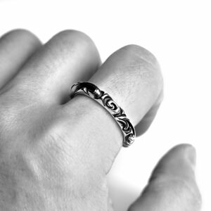 SCROLL BAND RING