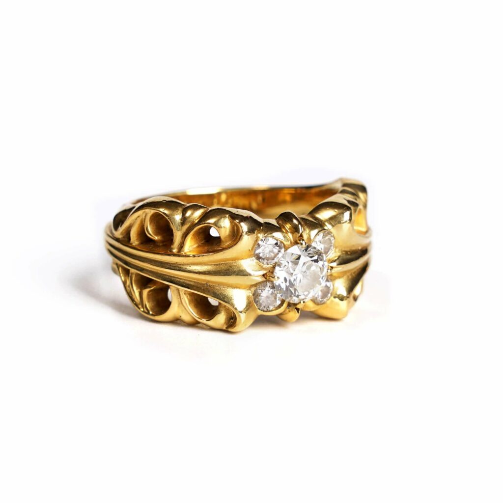 22K GOLD DOUBLE FLORAL RING WITH 5 DIAMONDS